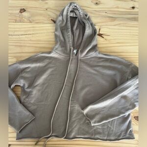 ALO Cropped Lightweight Hooded Sweatshirt